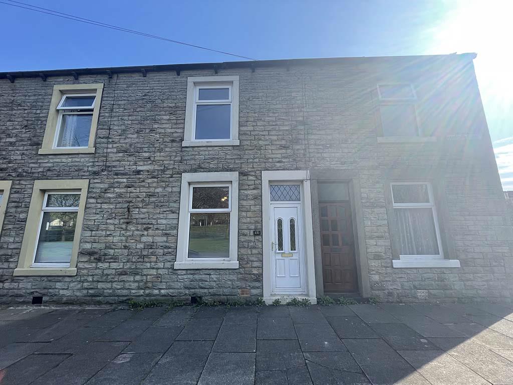 2 bedroom terraced house Let Agreed in Barnoldswick - Externally